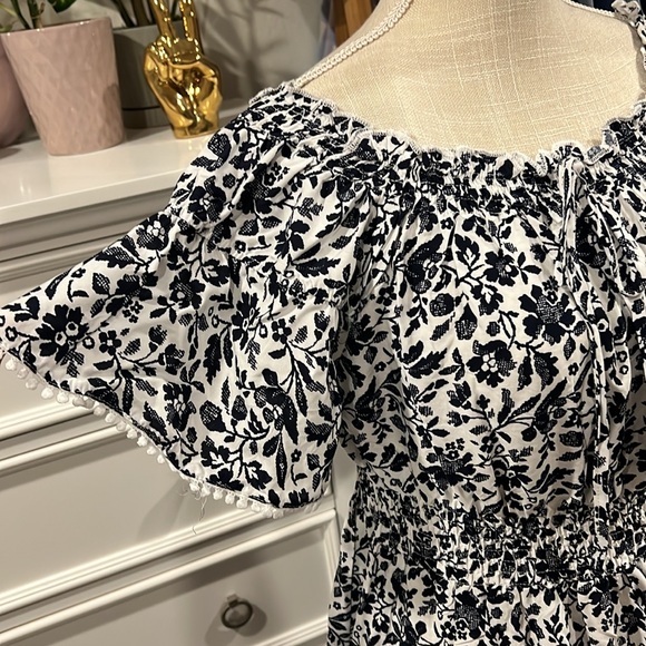 Kindred | Navy and White Floral Maxi Dress size Petite Large - Picture 3 of 13